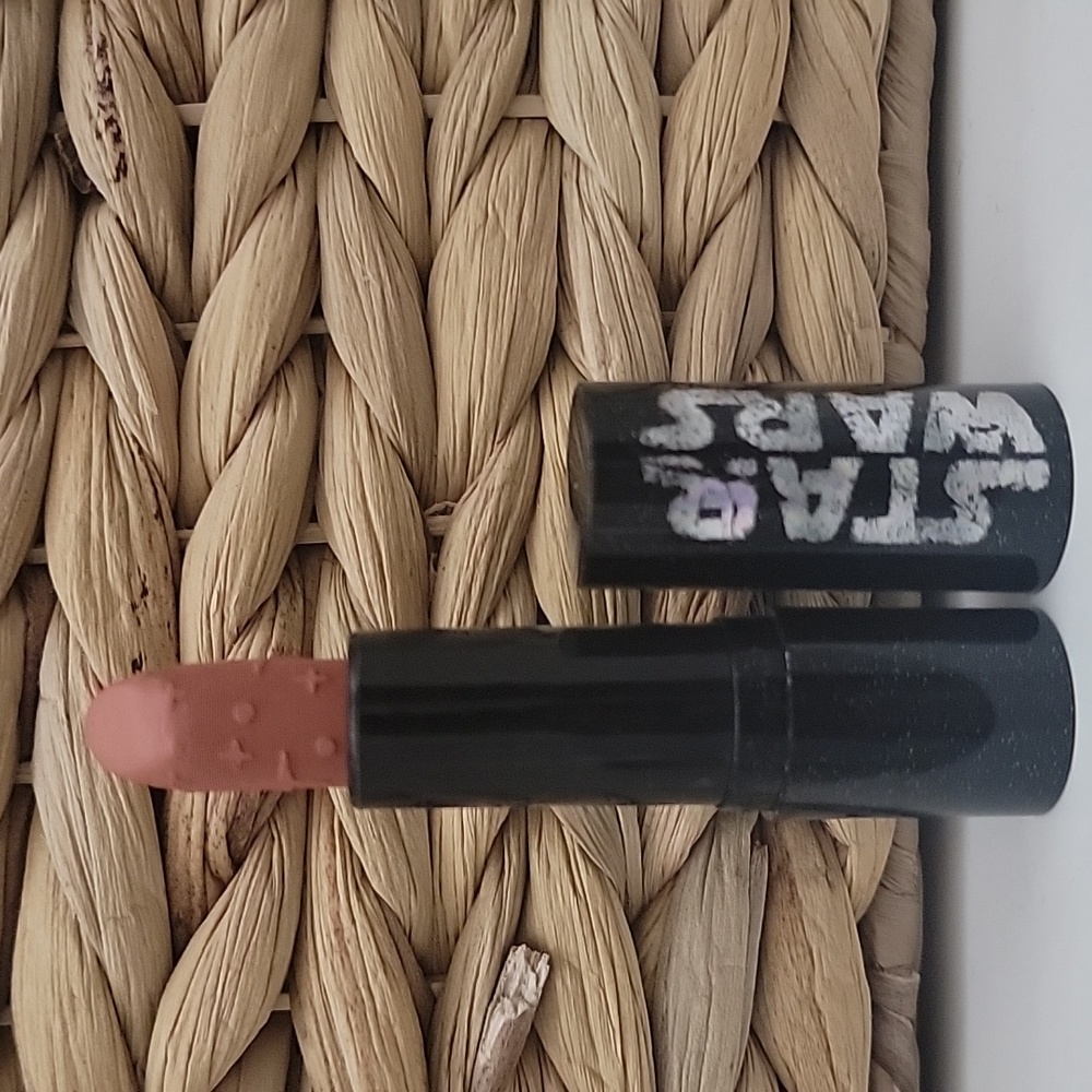 Star Wars Colourpop~ Mauve